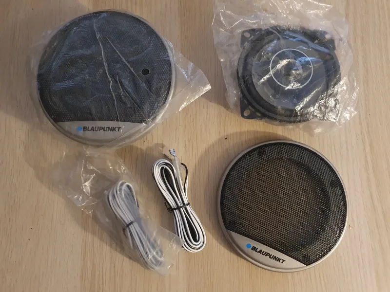 - Blaupunkt 210W Car Speakers Egyéb