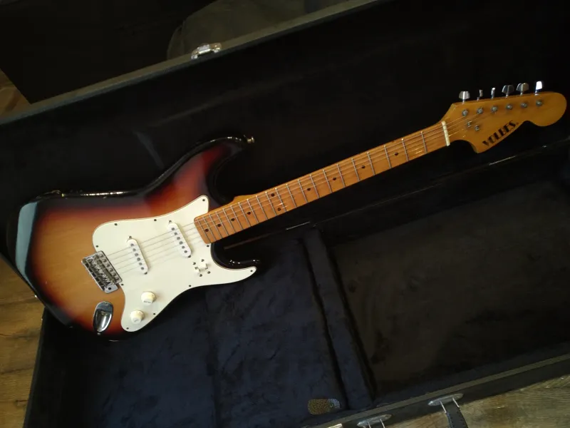 - VOLBES Stratocaster Elektromos gitár