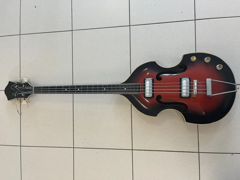   Bass guitar