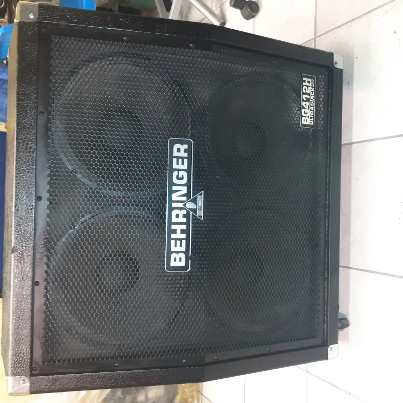 Behringer BG412H, 400W-os. Gitárláda
