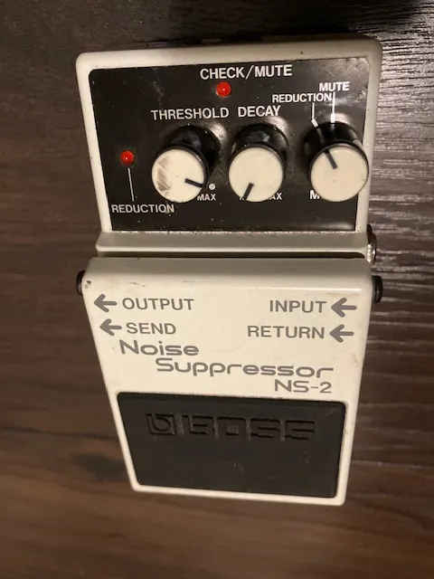 BOSS NS-2 Pedál
