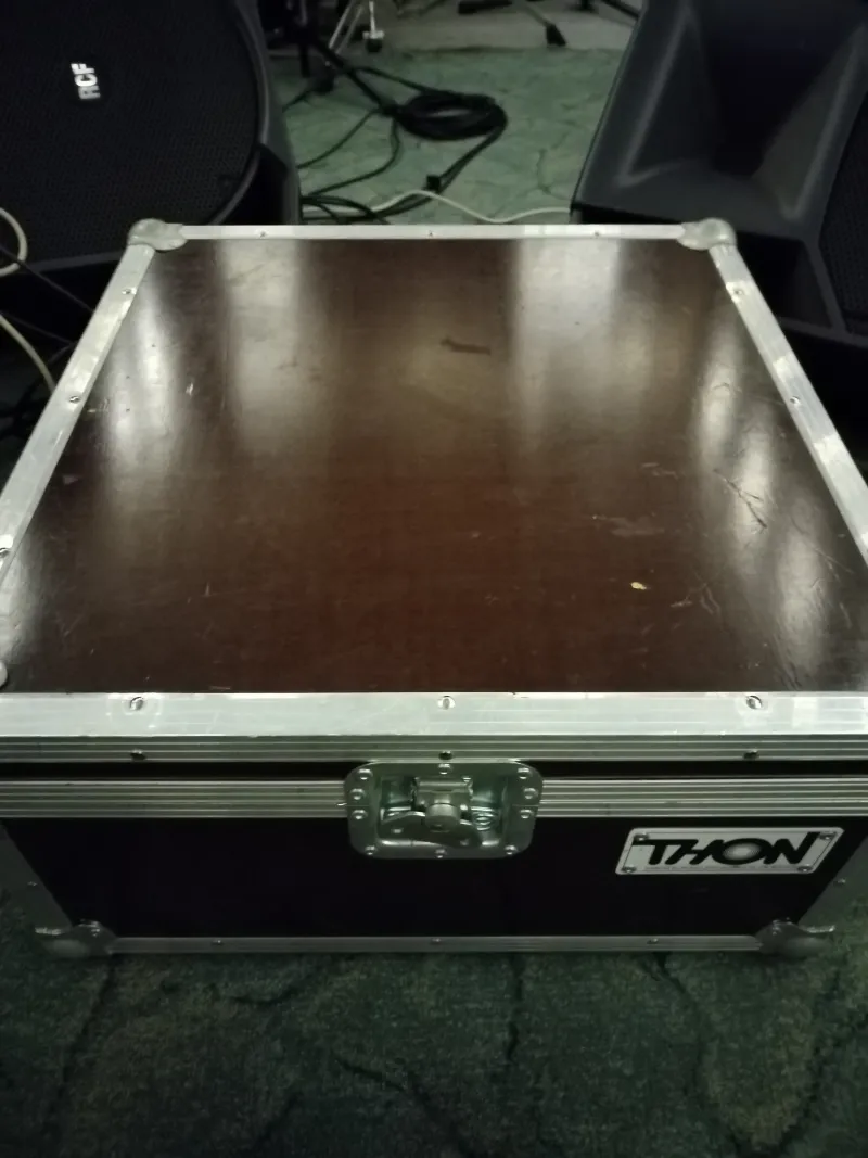 Thon L-Rack 4U 45 Service Flap Rack doboz