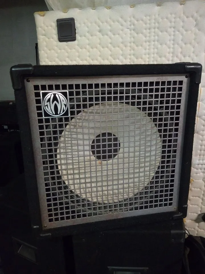 SWR LA15 Bass guitar combo amp