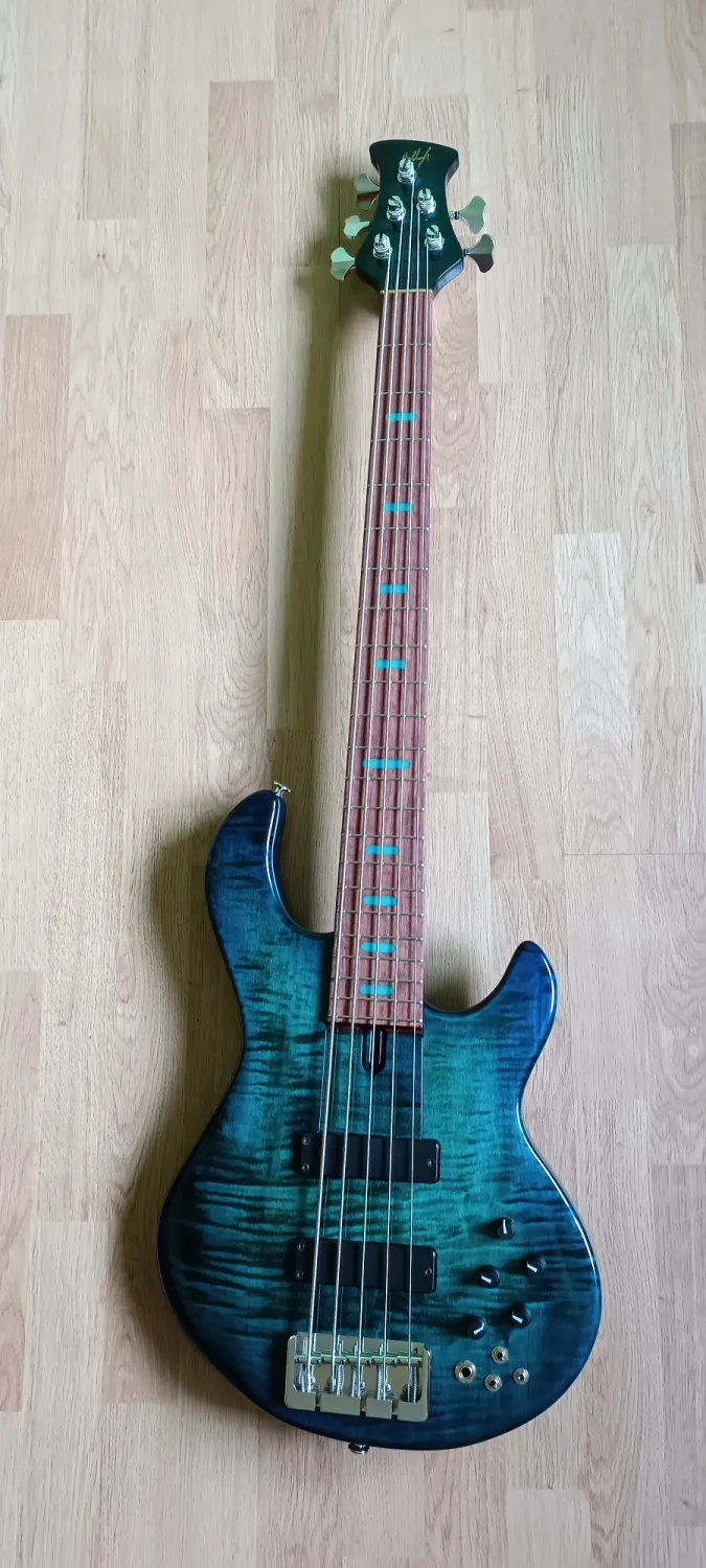  Jazzy Bass Gitarre