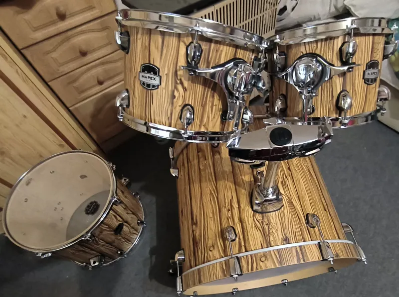 Mapex  Drum set