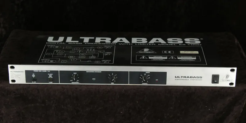Behringer Ultrabass EX1000 Effekt processzor