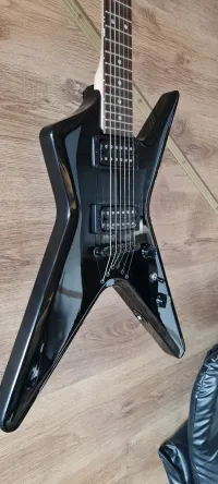 J&D V200 Guitarra eléctrica [June 21, 2023, 5:38 am]