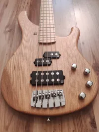 Sandberg Basic VM5 Bass Gitarre [July 17, 2023, 9:43 pm]