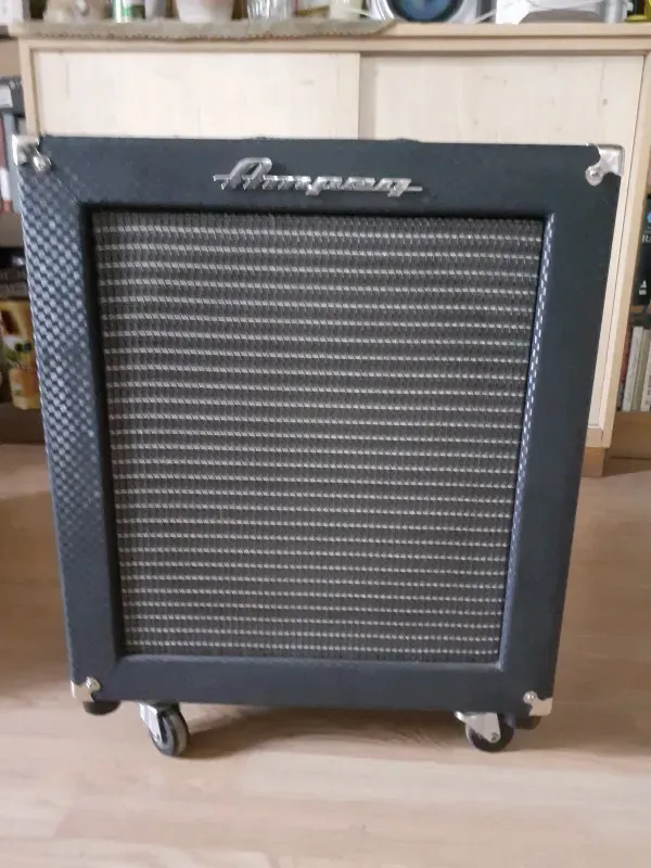 Ampeg B100R Combo de bajo