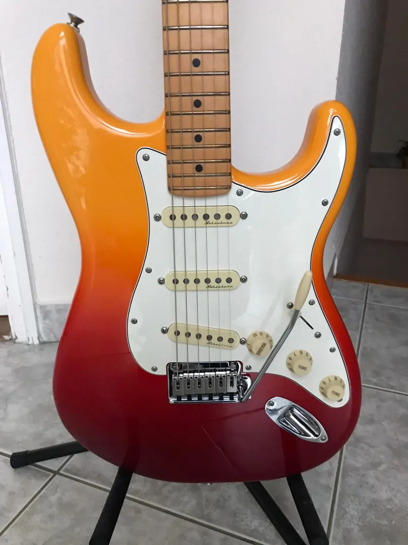 Fender Player Plus Stratocaster Tequila Sunrise Electric guitar