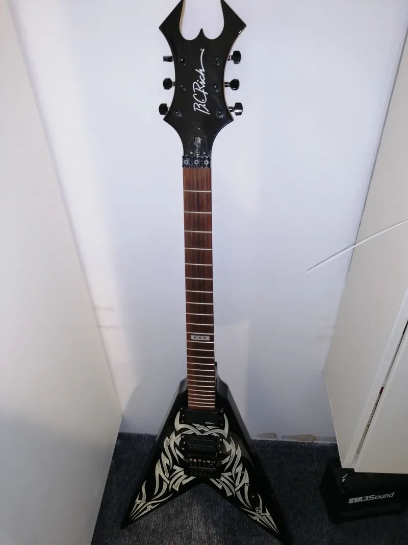  KKV Elektrická gitara