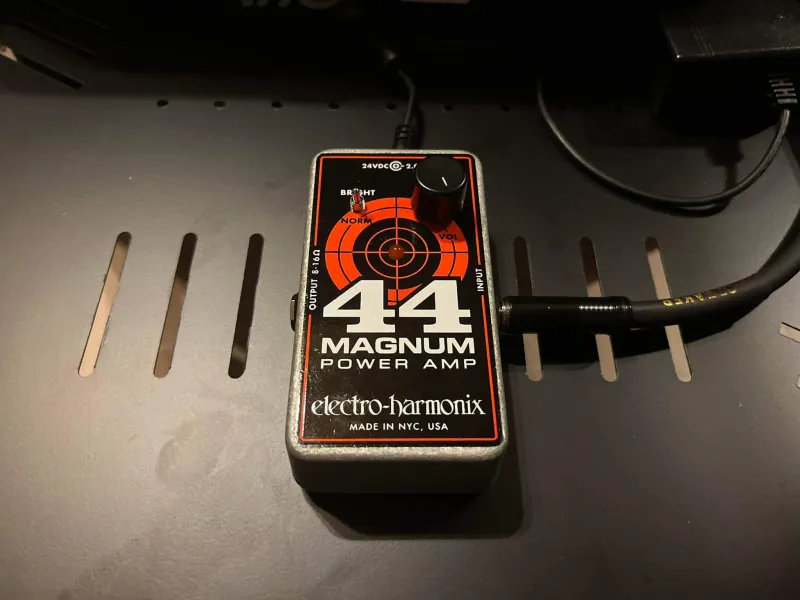 Electro Harmonix 44 Magnum Pedál