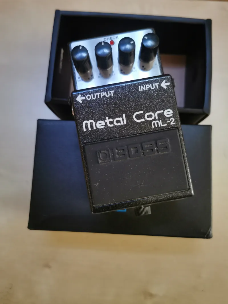 BOSS ML-2 Metal Core Effekt pedál
