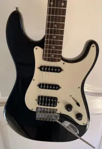 DIXON Stratocaster Electric guitar [August 25, 2023, 11:25 pm]