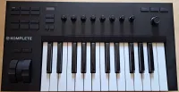 Native Instruments KOMPLETE KONTROL A25 MIDI Keyboard [September 8, 2023, 1:23 pm]