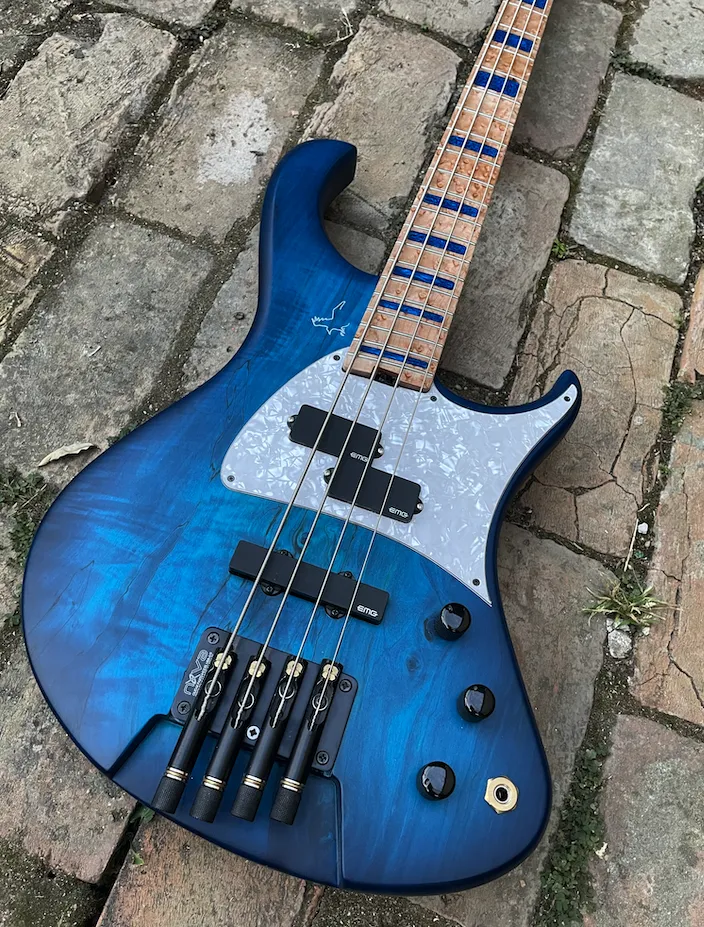 Peter Crow Design Bass Gitarre