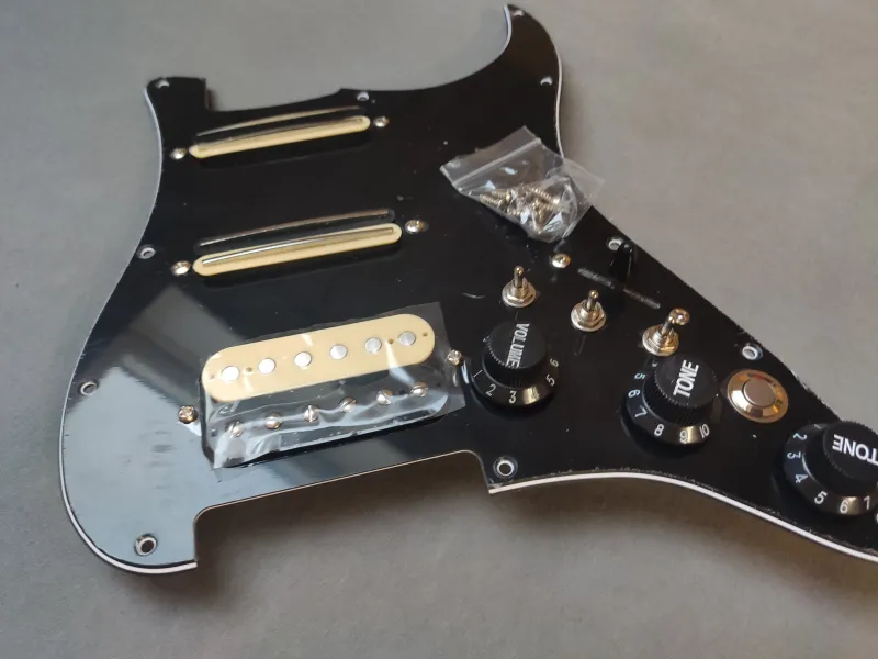 - Stratocaster hangszedő szett koptatóra szerelve Hangszedő szett