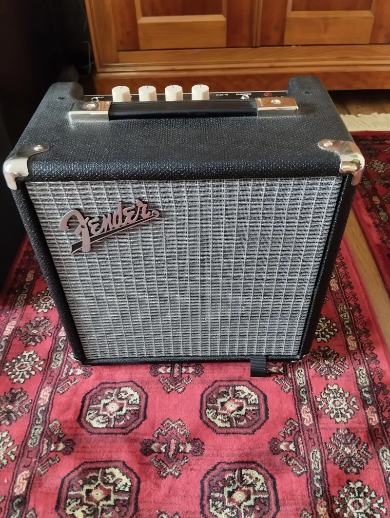 Fender Rumble 15 v3 Bass Combo