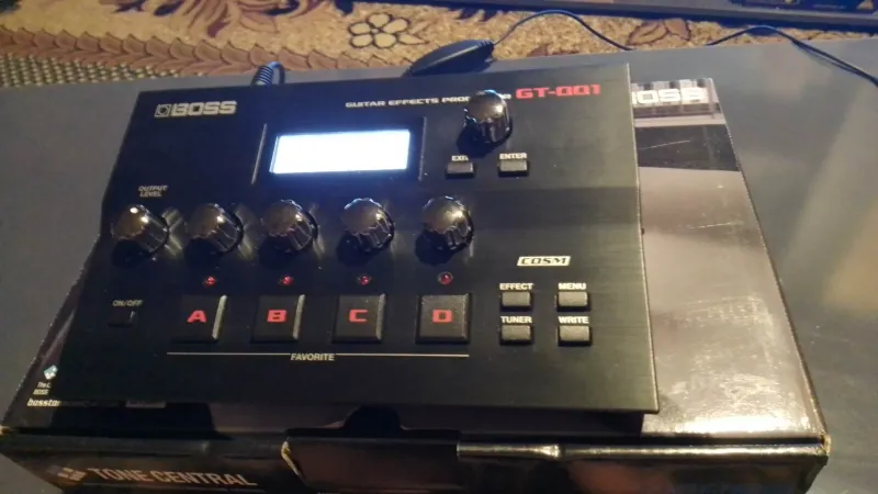BOSS GT-001 Multi-effect