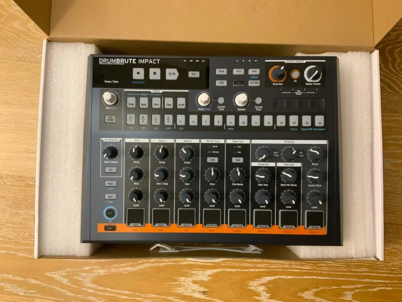 Arturia Drumbrute Impact Dobgép