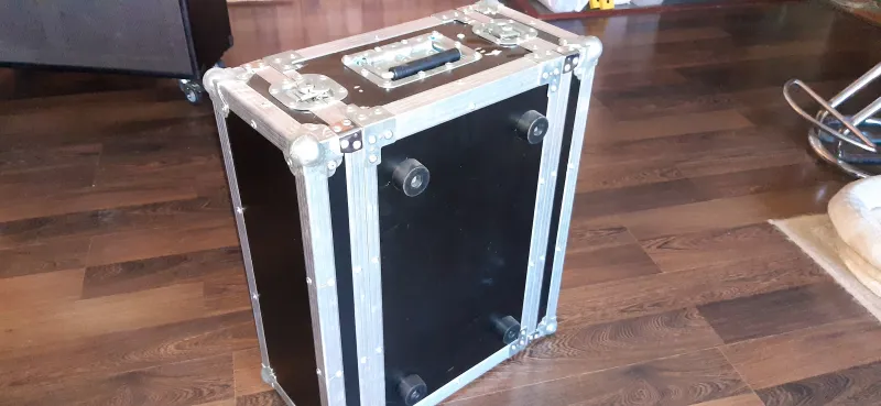 Egyedi készítésű Erősrack Rack box