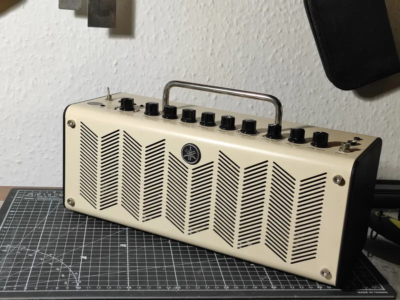 YAMAHA THR10 Gitárkombó