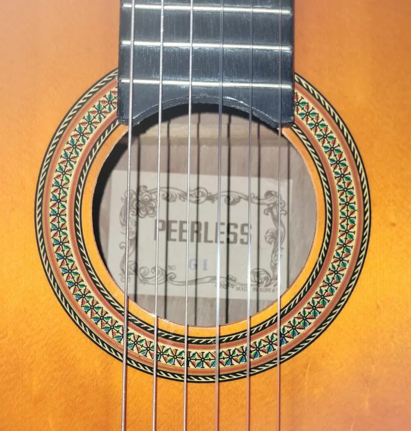 Peerless G I. Classic guitar