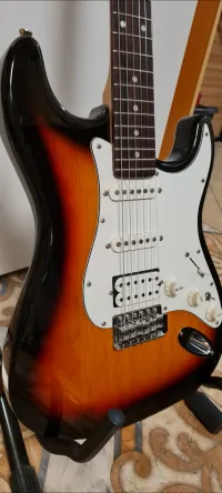 LEGEND Quality and Performance Electric guitar [September 28, 2023, 5:19 am]
