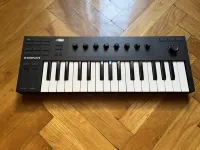 Native Instruments Komplete Kontrol M32 MIDI billentyűzet [2023.11.02. 17:20]