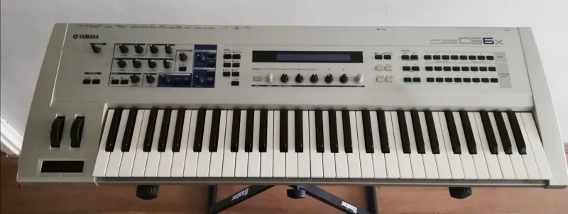 YAMAHA CS6x Synthesizer