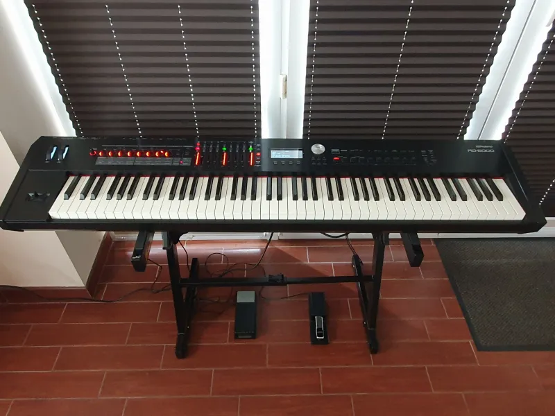 Roland RD-2000 Digital piano