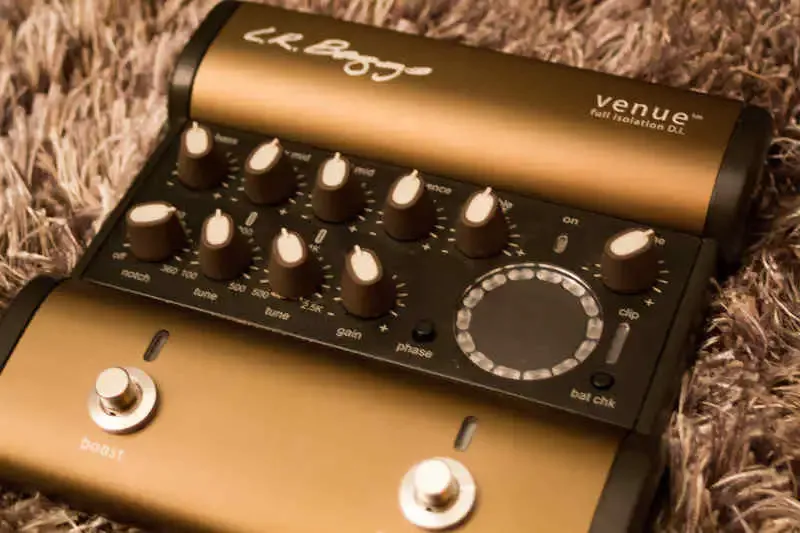 LR Baggs Venue di Amplificador de guitarra acústica