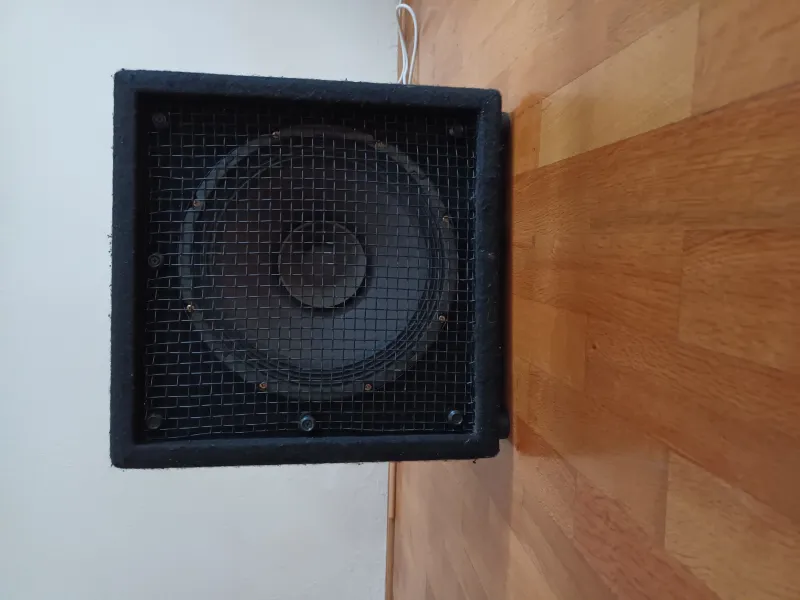 Házi készítésű  Bass box