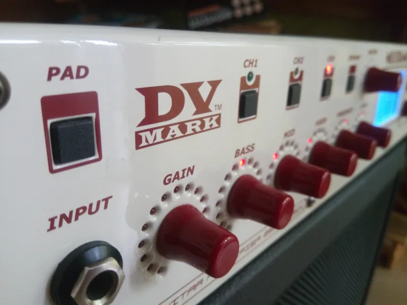 DV Mark Multiamp Gitárerősítő-fej