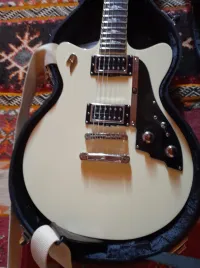 Duesenberg Boneville Vintage White Electric guitar [November 17, 2023, 2:44 am]