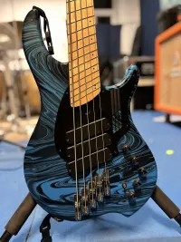 Dingwall NG3 Bass guitar 5 strings [December 3, 2023, 7:17 pm]