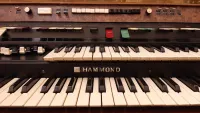 Hammond T-500 Elektrický orgán [December 6, 2023, 10:00 pm]