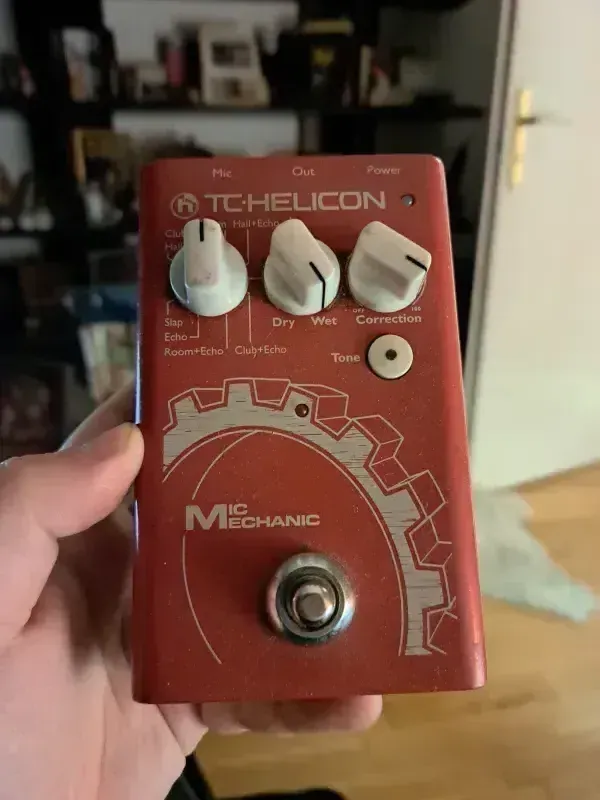 TC-Helicon Mic Mechanic Multiefecto vocal