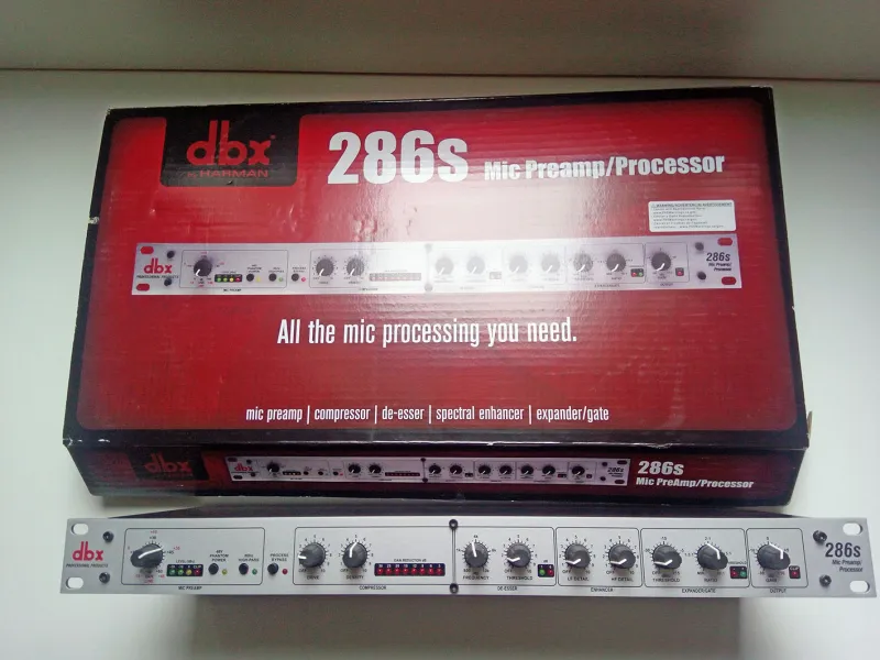 DBX 286s Predzosilňovač