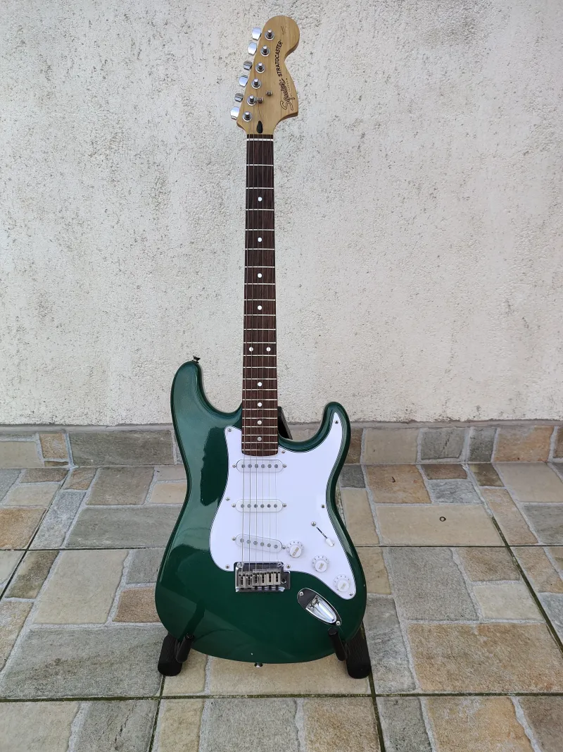 Squier Standard Stratocaster Electric guitar