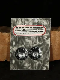 Allparts Potisapka 2V witch fekete ezüst US Kolík na ovládač [February 22, 2024, 2:32 pm]