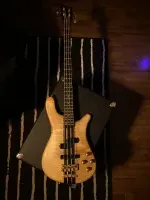 Warwick Streamer Stage I Bass Gitarre - Ujj Misa [March 8, 2025, 11:51 am]