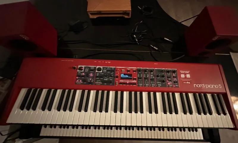 NORD Piano 5 73 Digitális zongora