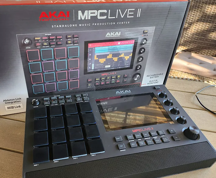 Akai MPC LIVE 2 Sintetizador