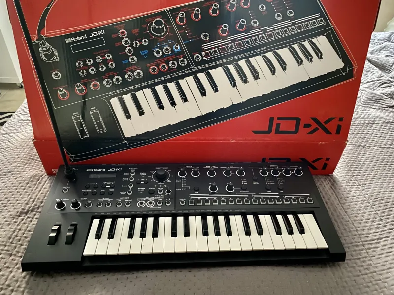 Roland JD-XI Szintetizátor