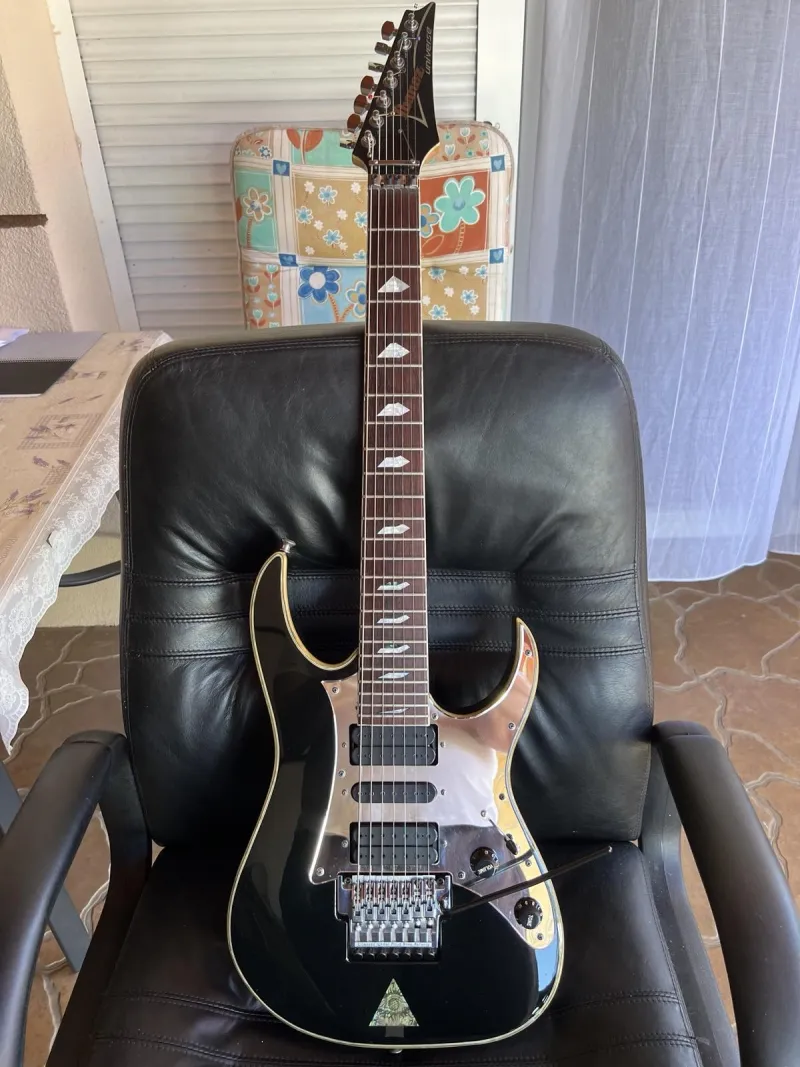 Ibanez Universe UV777P STEVE VAI SIGNATURE Guitarra eléctrica