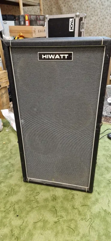 Hiwatt Maxwatt B412 Bass Truhe