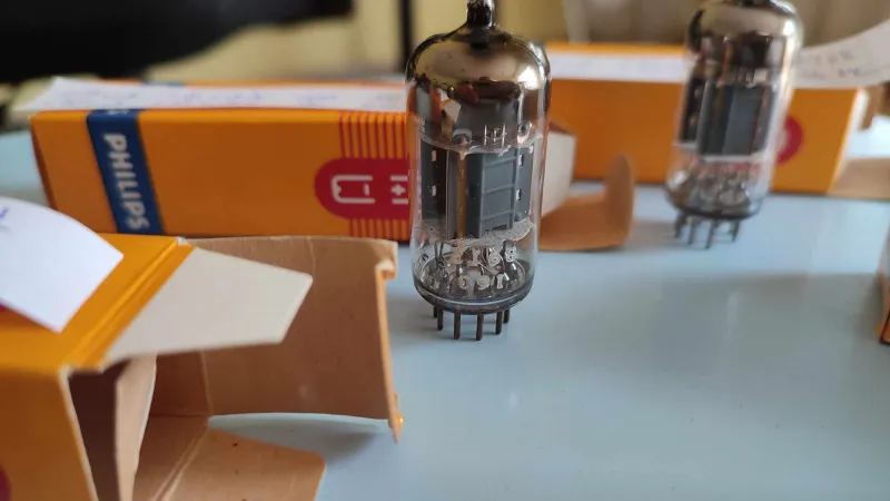  ECC83 12AX7 I63, Mullard Blackburn, GB Vacuum tube kit