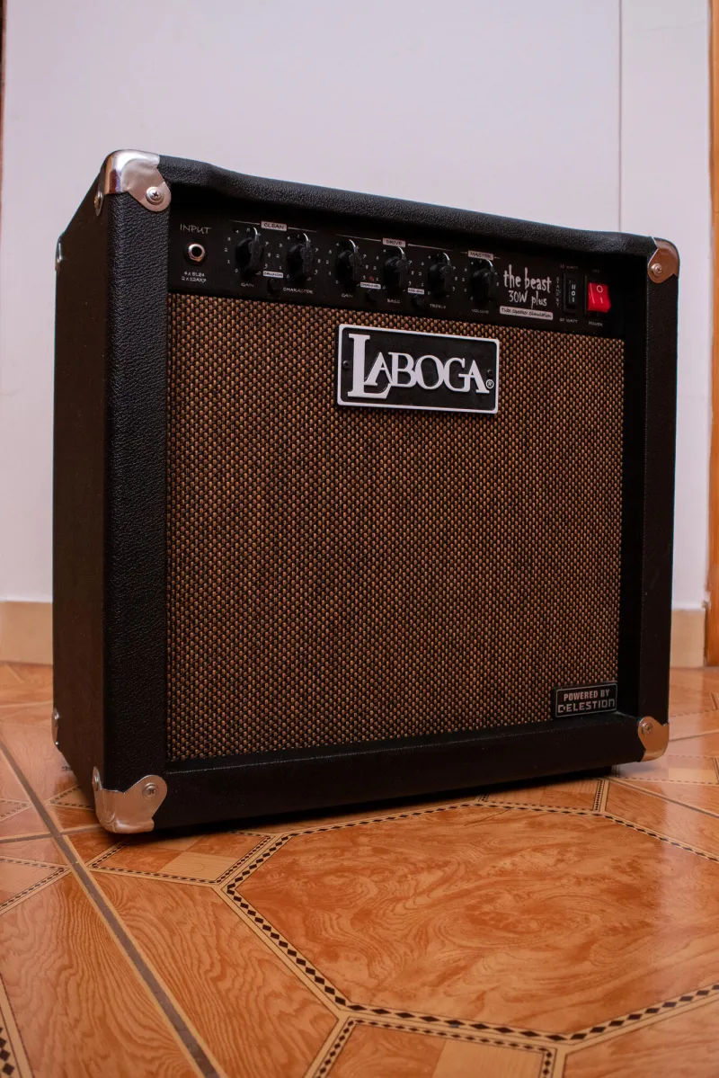 Laboga The Beast 30w plus Gitarrecombo