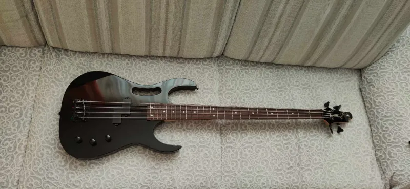 Vorson RMGB-50 Basgitara